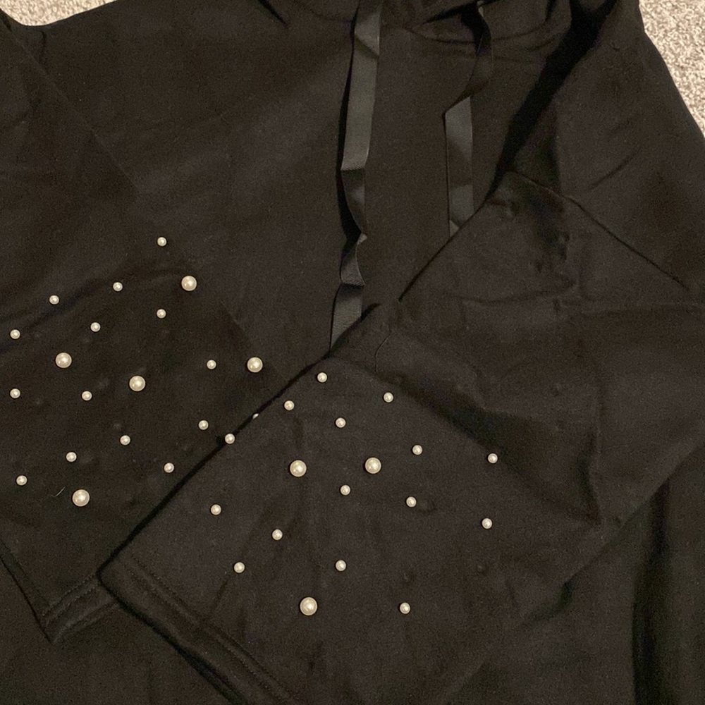 🤩Last 1🤩💕Pearl Embellished Black Hoodie 💕 - Picture 9 of 11